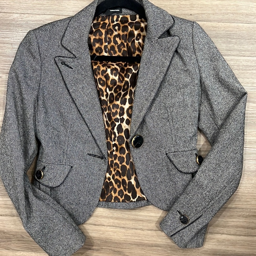 Cropped express wool blazer